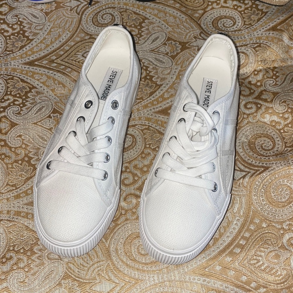 White Steve Madden Platform Sneakers Never Worn